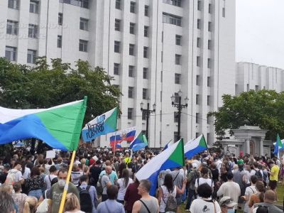 Митинг в Хабаровске в поддержку арестованного экс-губернатора Сергея Фургала. Фото: Штаб Навального в Хабаровске / twitter.com/teamnavalnykhv